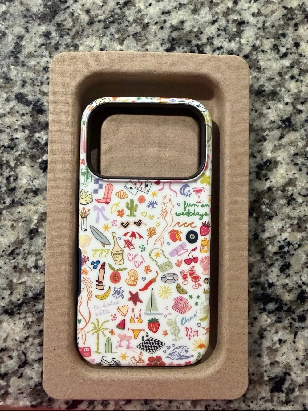 Casely iPhone 17 pro bold case